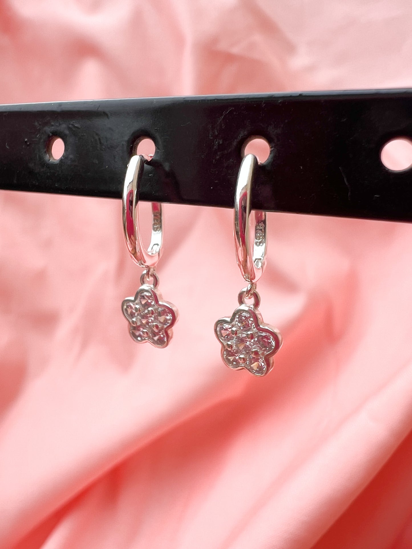 Boucles d’oreilles petite fleur