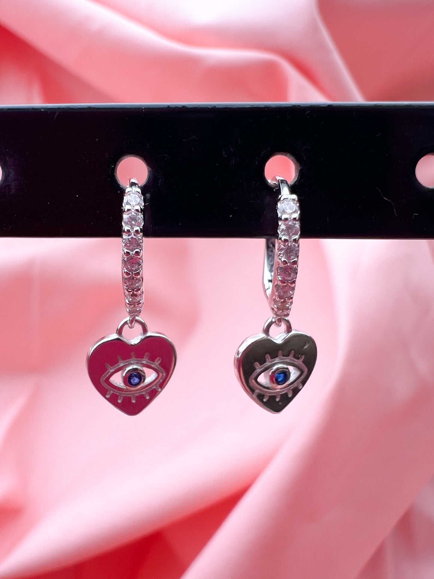 Boucles d’oreilles petit cœur œil