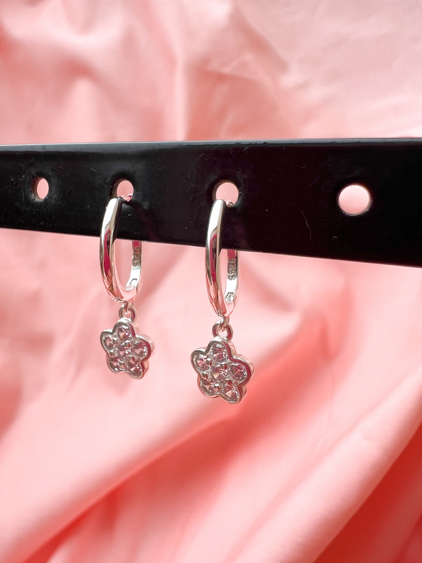 Boucles d’oreilles petite fleur