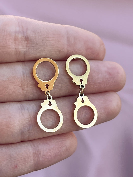 Boucles d’oreilles menottes