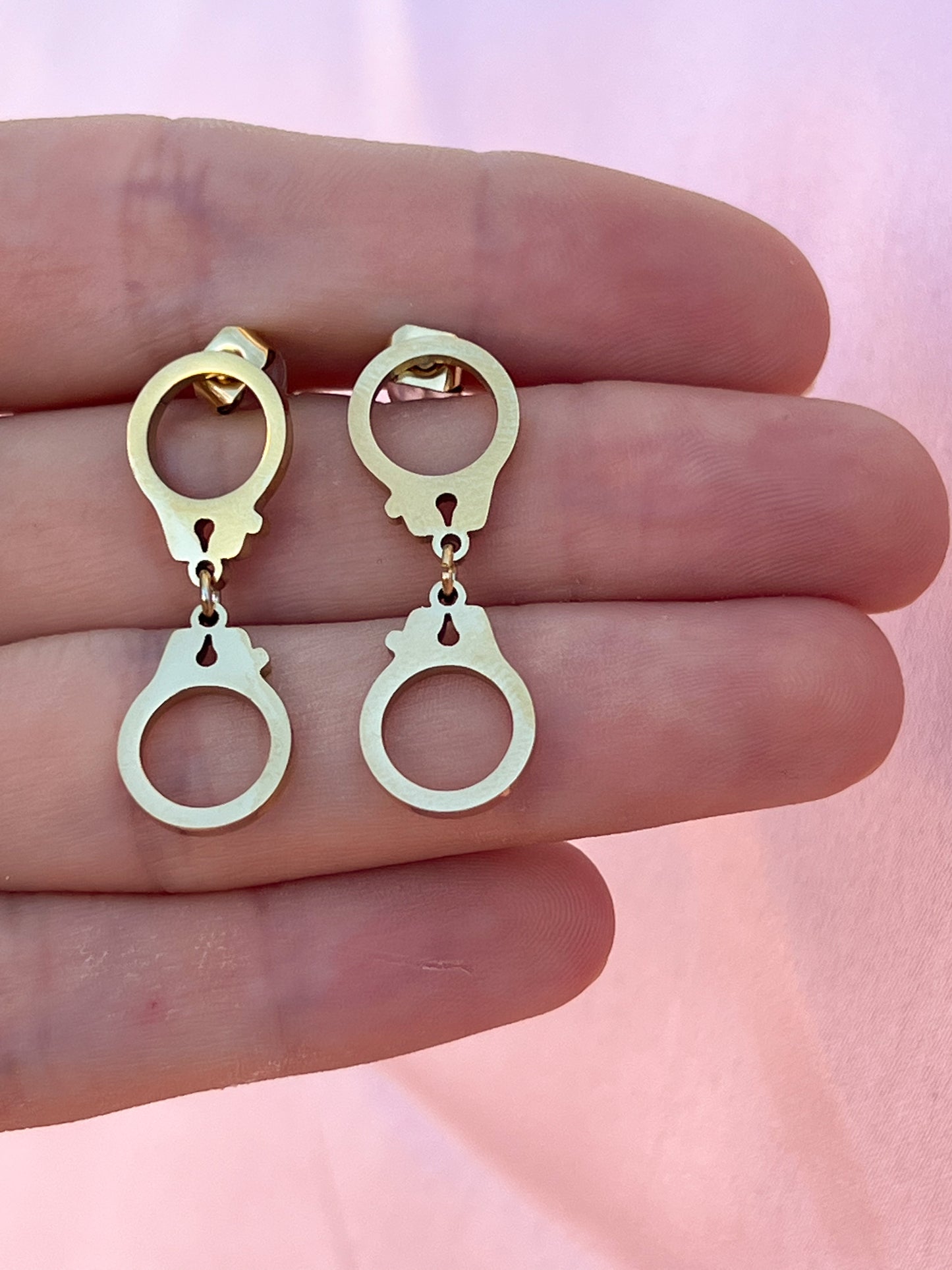 Boucles d’oreilles menottes